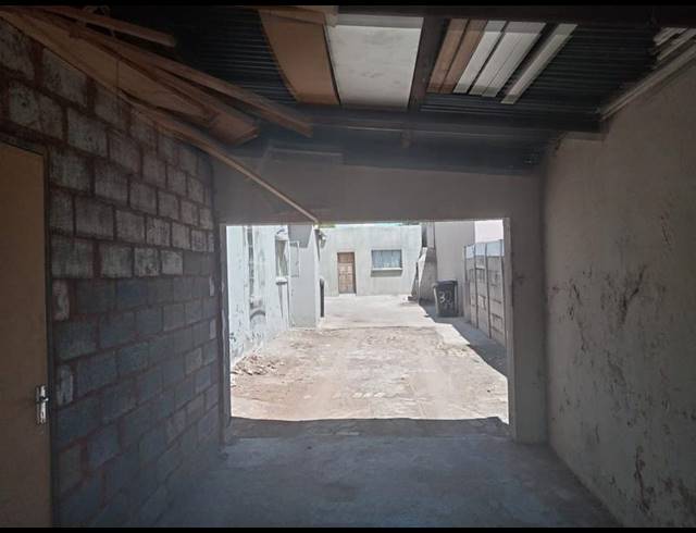 12 BEDROOM HOUSE FOR SALE IN GEDULD